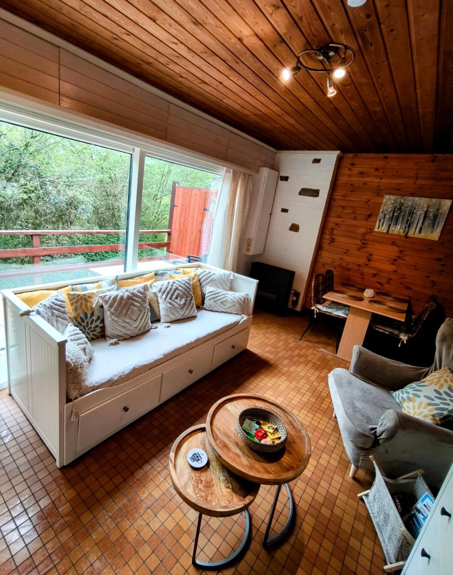 Au Bois Charmant Waulsort Zimmer foto